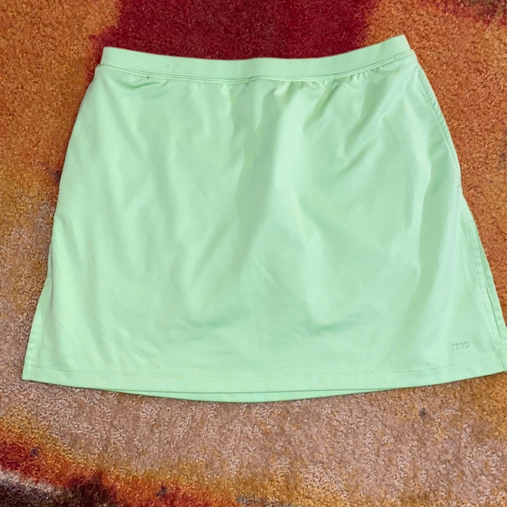 Izod extra small tennis skirt with pattern attached bike shorts